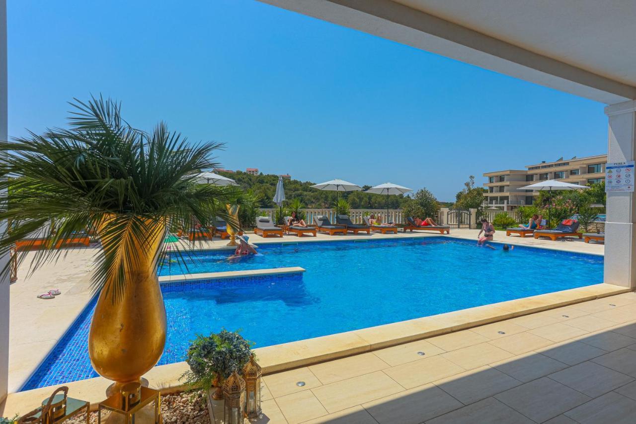 רוגוזניצה Hotel Perla מראה חיצוני תמונה