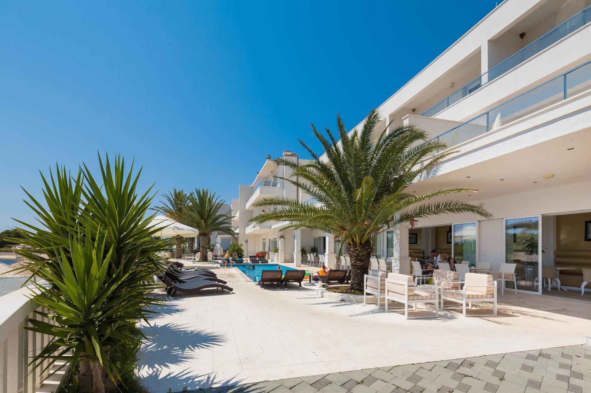 רוגוזניצה Hotel Perla מראה חיצוני תמונה